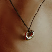 Load image into Gallery viewer, L’étreinte